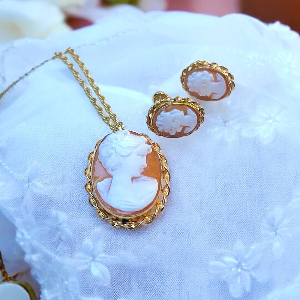 🌺Vintage Gold Cameo Necklace/Brooch, Earrings-PRISTINE COND